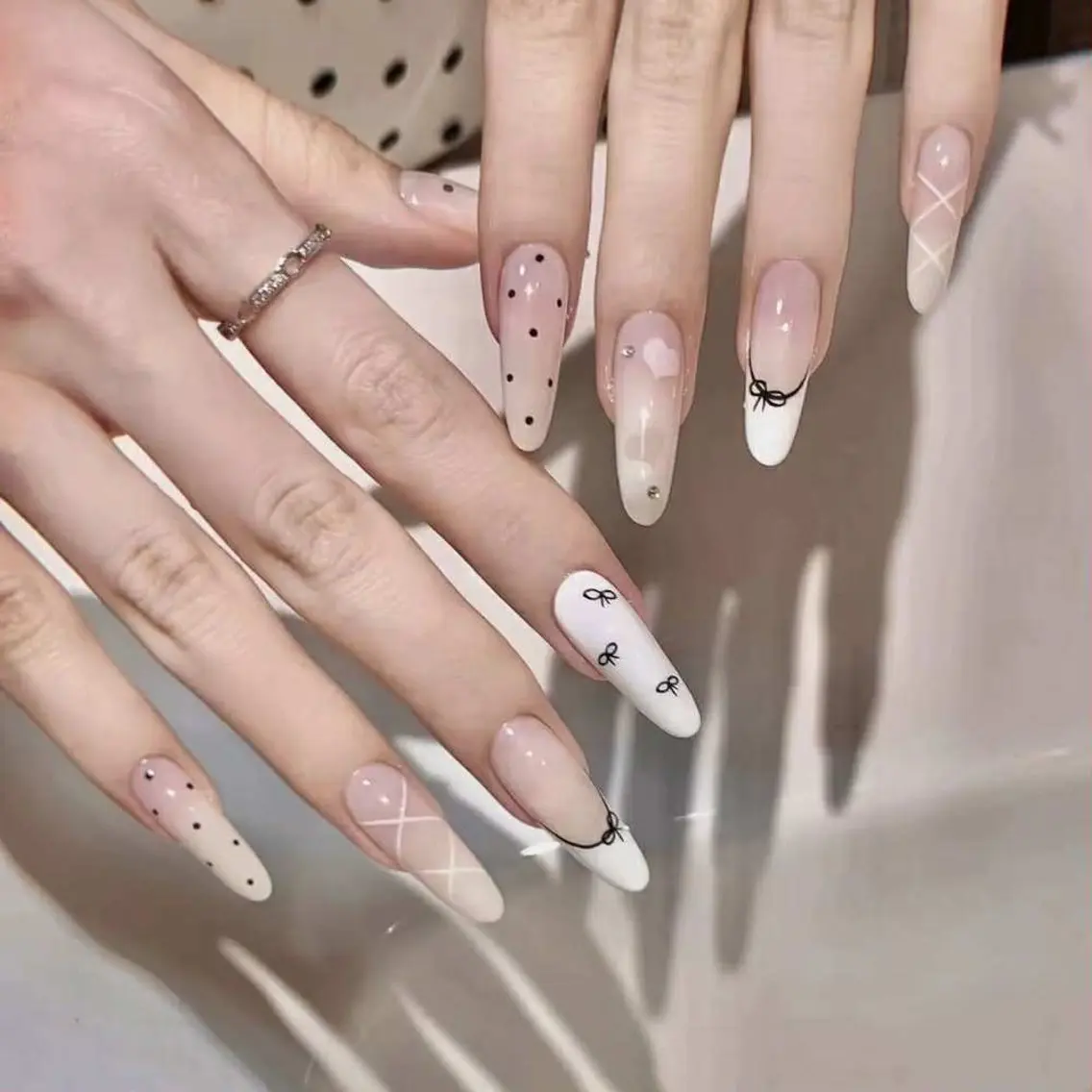 ネイル 長さ出し フットネイル ジェルネイル 韓国ネイル マグネットネイル ハンドネイル YMT NailStudioのネイルデザイン