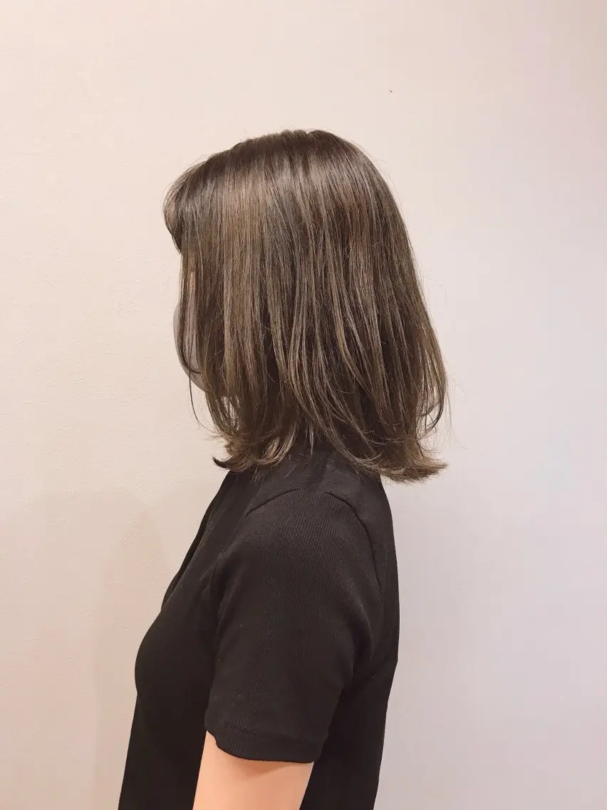 ミディアム レイヤーカット EIIR 玉造.のヘアスタイル