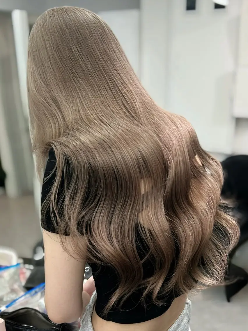 ロング カラー ベージュカラー ブリーチ ブラウンカラー 透明感カラー ダブルカラー カット ヘアカラー トリートメント 💍モテる艶髪 透明感カラー💖のヘアスタイル