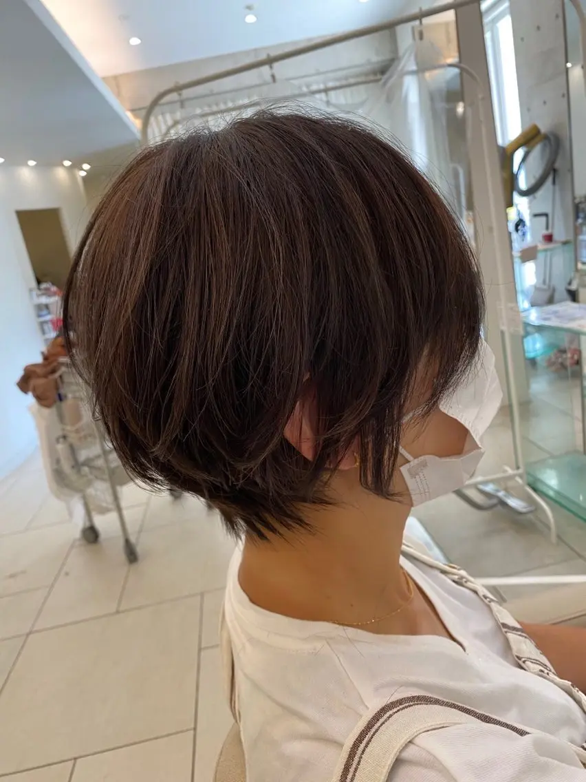 ショート ヘアカラー トリートメント レイヤー/艶カラー/ ハイトーンのヘアスタイル