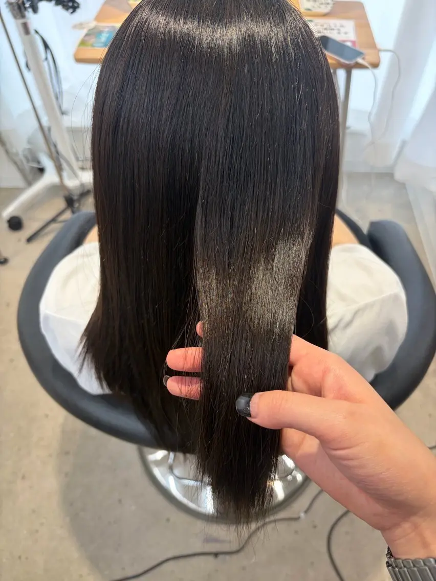 ミディアム 縮毛矯正 カット 縮毛矯正 小出 琴未のヘアスタイル