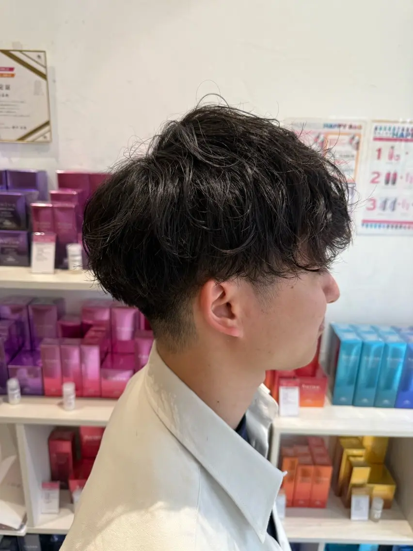 ショート パーマ メンズ カット パーマ トリートメント メンズ特化型美容師 栗山勇人のヘアスタイル