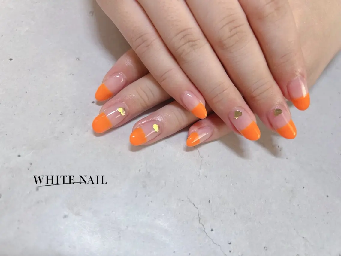 ネイル シンプルネイル ハンドネイル WHITE NAIL ホワイトネイルのネイルデザイン