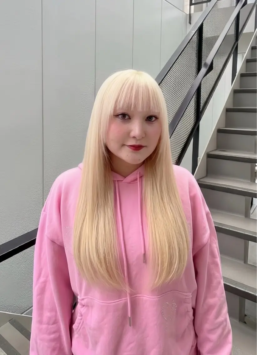 ミディアム ヘアカラー トリートメント 羽エクステ/ブリーチ ⭐️KENJI⭐️のヘアスタイル