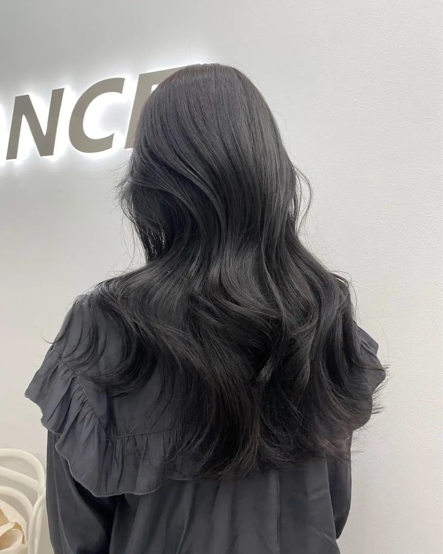 ロング カラー カット ヘアカラー トリートメント 大人っぽ韓国レディ レイヤー🤍渋谷のヘアスタイル