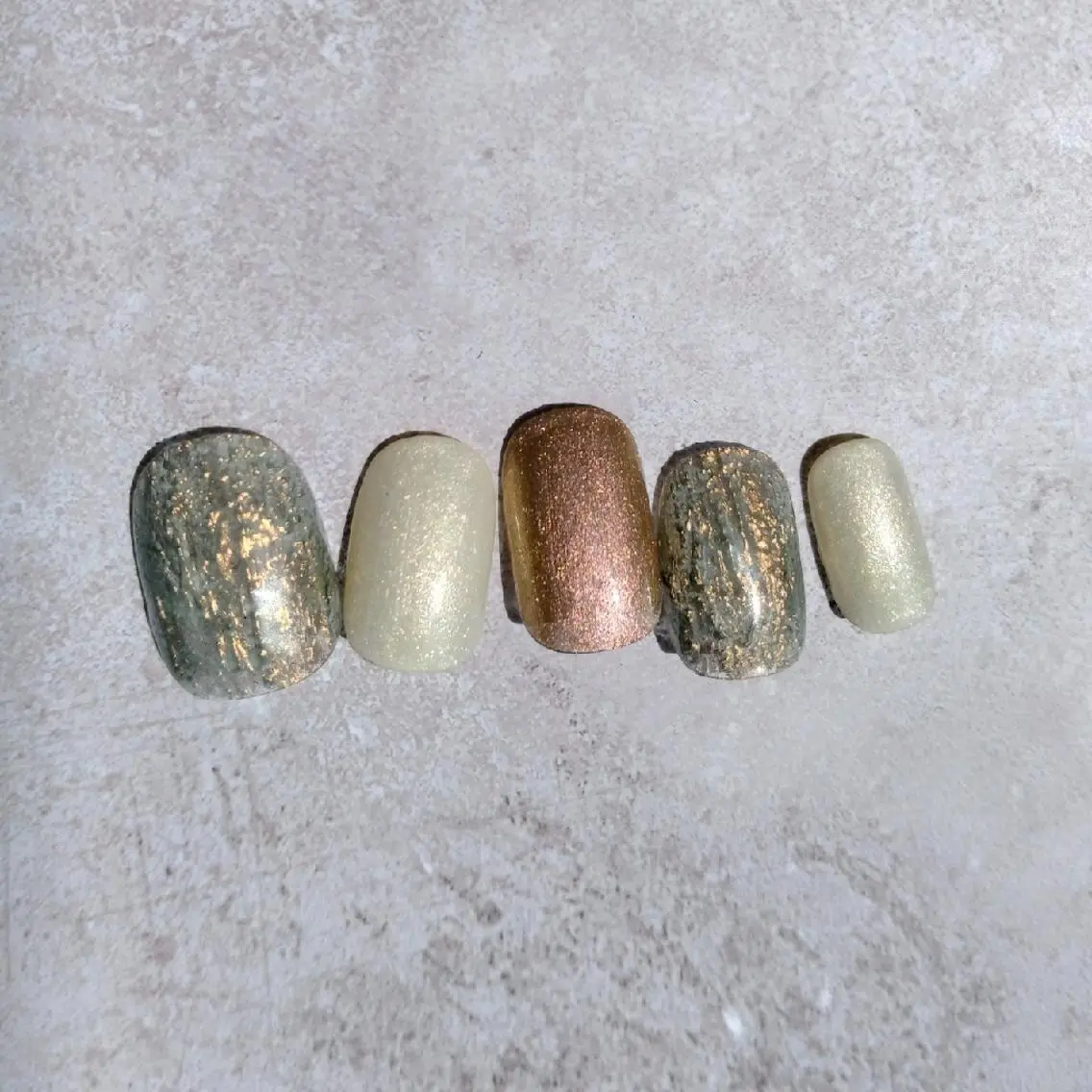 ネイル キラキラネイル ニュアンスネイル Nailsalon manoのネイルデザイン