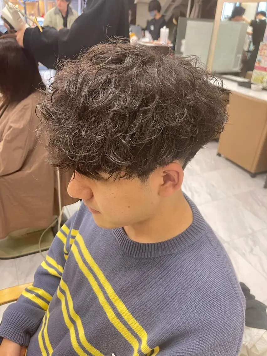 ショート パーマ メンズ メンズパーマ 波巻きパーマ カット パーマ トリートメント 🌻メンズカット 落合諒🌻のヘアスタイル