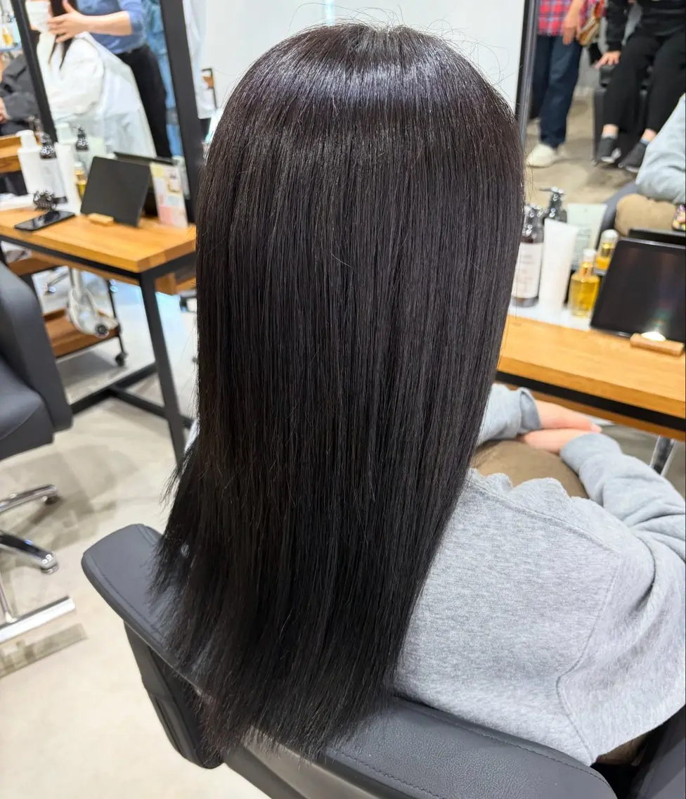 カラー ダークグレー ダークグレージュ グレージュ ヘアカラー anB アオイのヘアスタイル