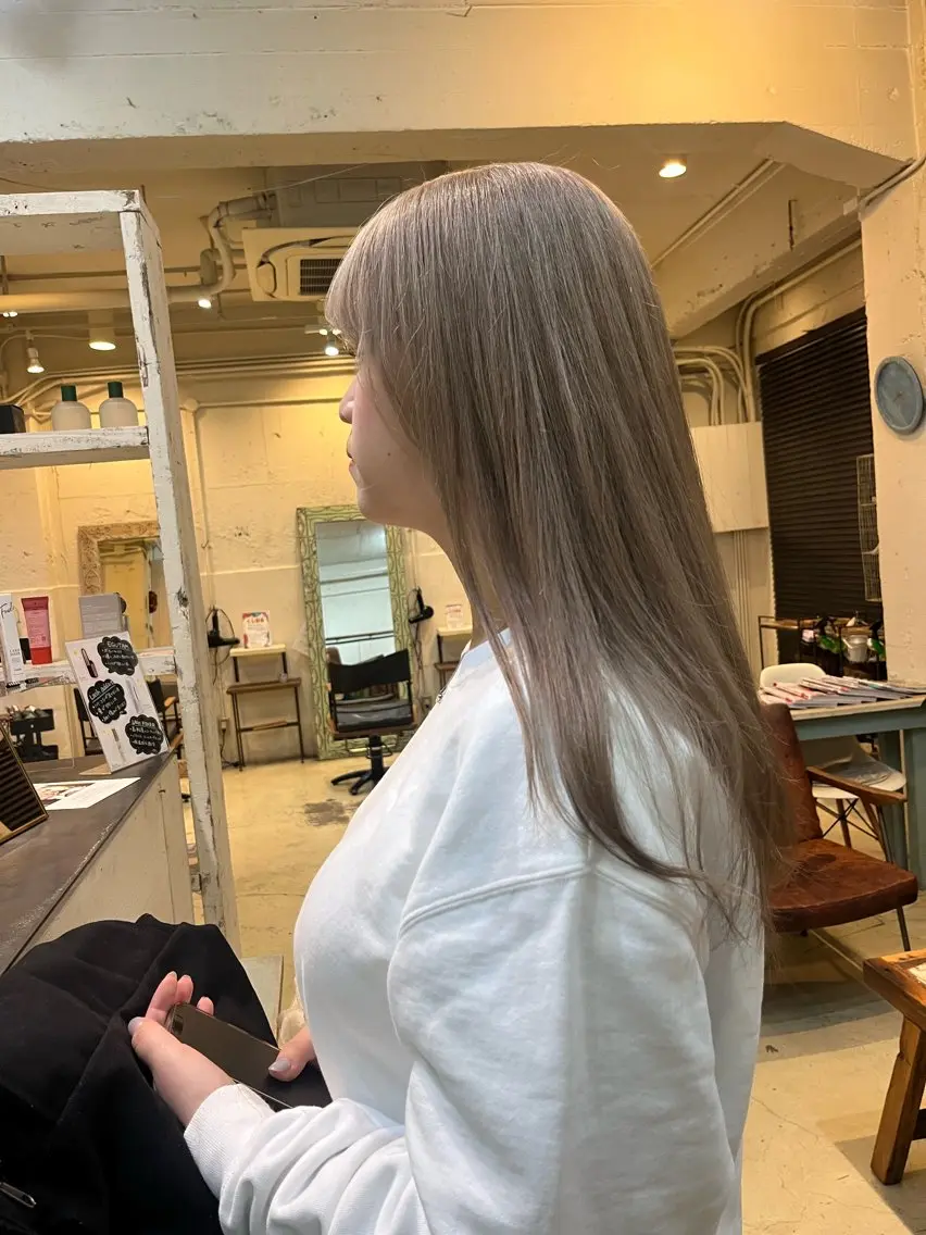 ロング カラー ハイトーンカラー ヘアカラー 三浦 ふたばのヘアスタイル