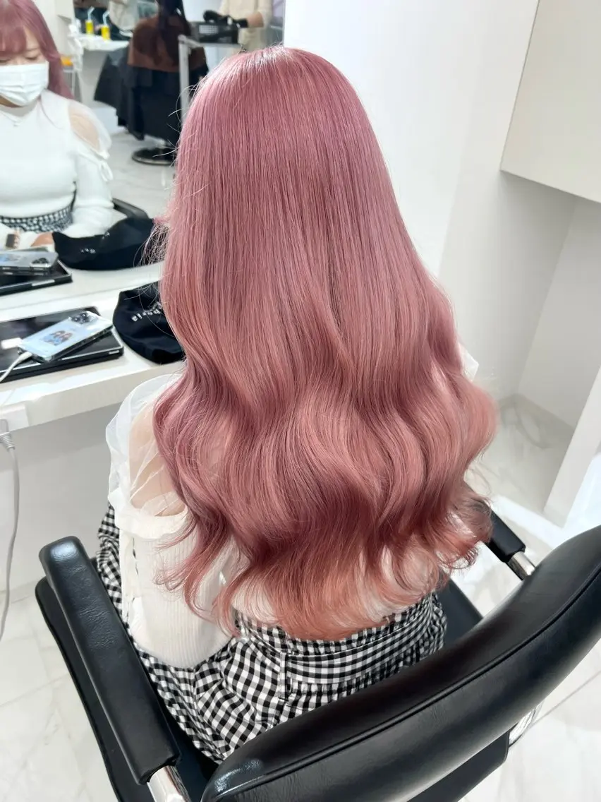 セミロング カラー ヘアアレンジ ベージュカラー ブリーチ ピンクカラー ピンクベージュ ヘアカラー トリートメント 盛れる顔周り🤍渋谷 Risa🎀のヘアスタイル
