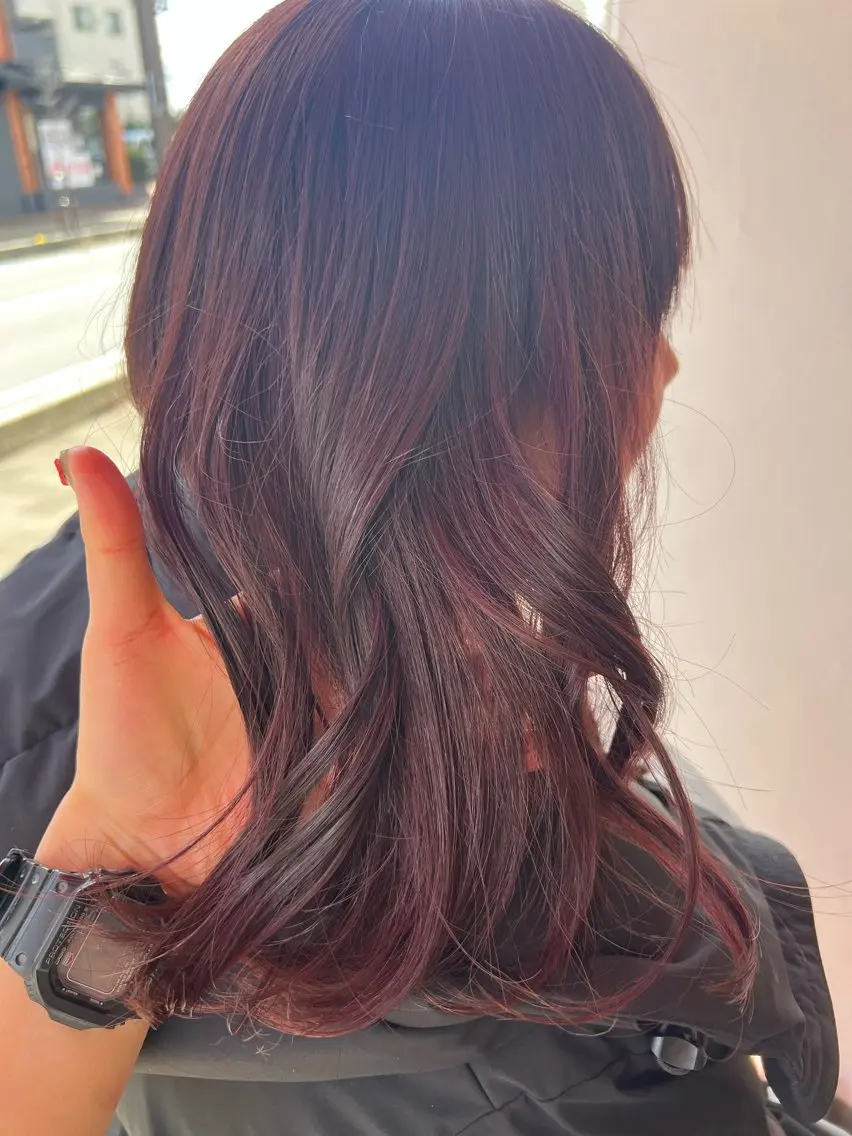 セミロング アトリエファゴ Yuineのヘアスタイル