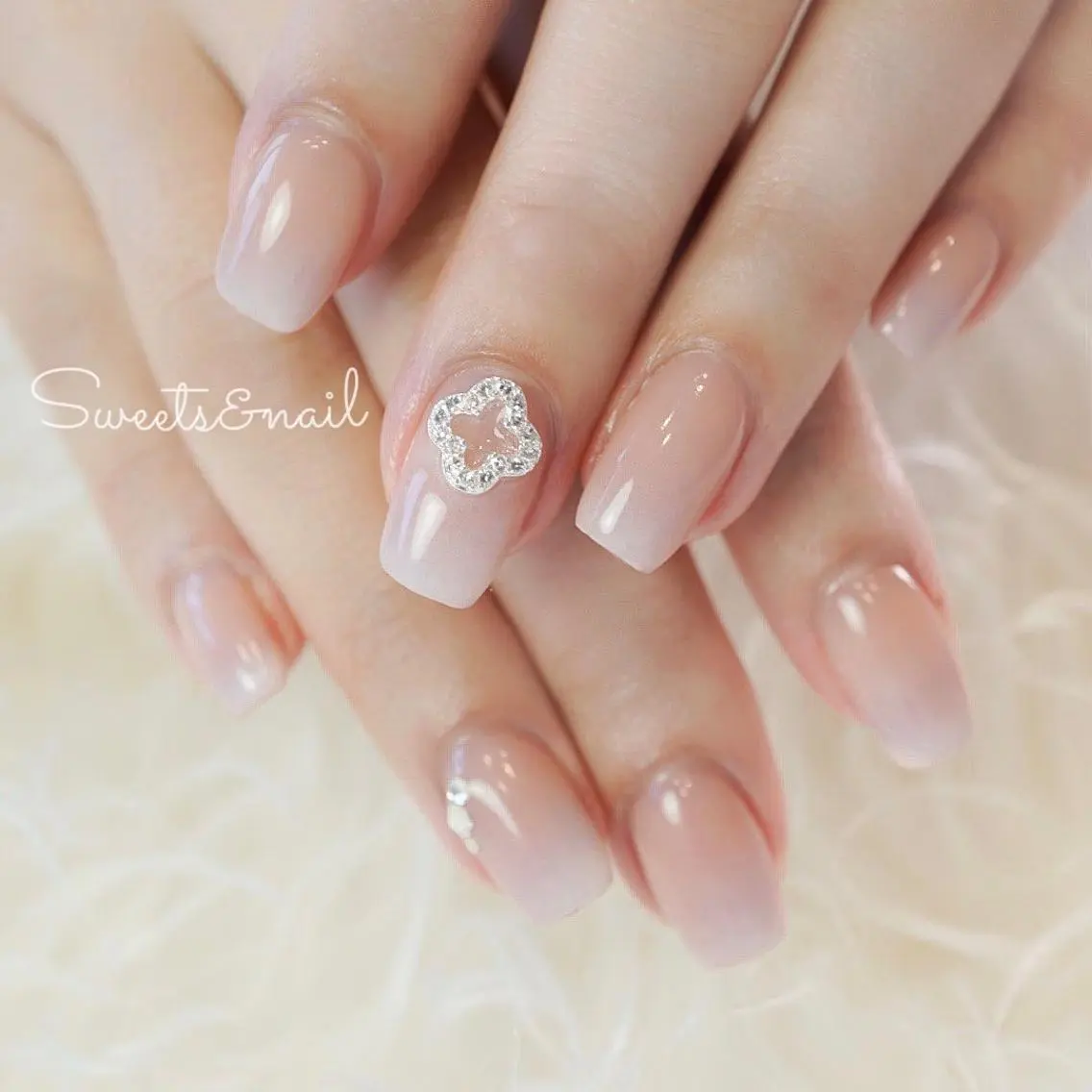 ネイル ジェルネイル グラデーション 韓国ネイル ピンク シンプルネイル Sweets& nail みなこのネイルデザイン