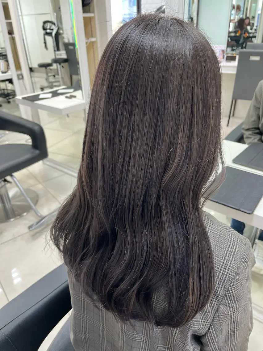 ロング カラー ブリーチ グレージュ ラベンダーカラー ラベンダーグレージュ ラベンダーグレー カット ヘアカラー トリートメント 【メンズ縮毛矯正/ Ryoka】のヘアスタイル
