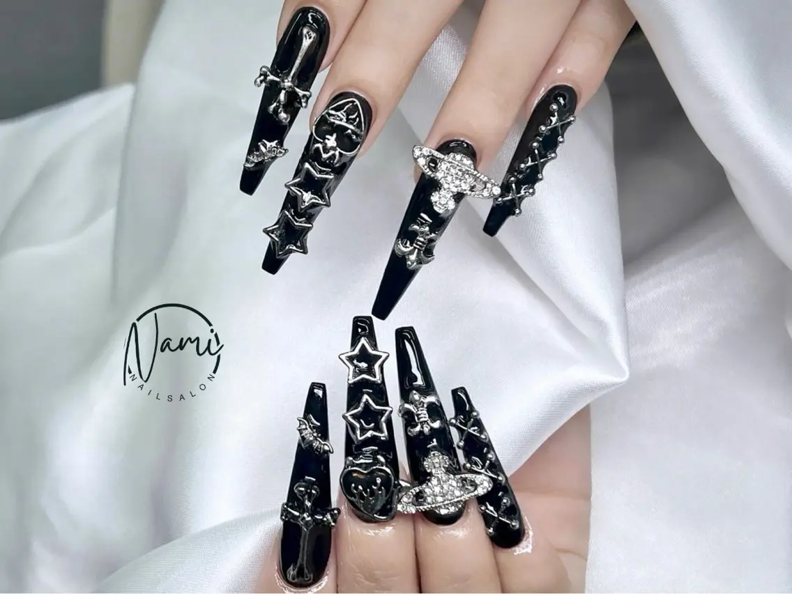 ネイル 長さ出し ガーリー 韓国ネイル ロングネイル 持ち込み ハンドネイル Nami nail salonのネイルデザイン