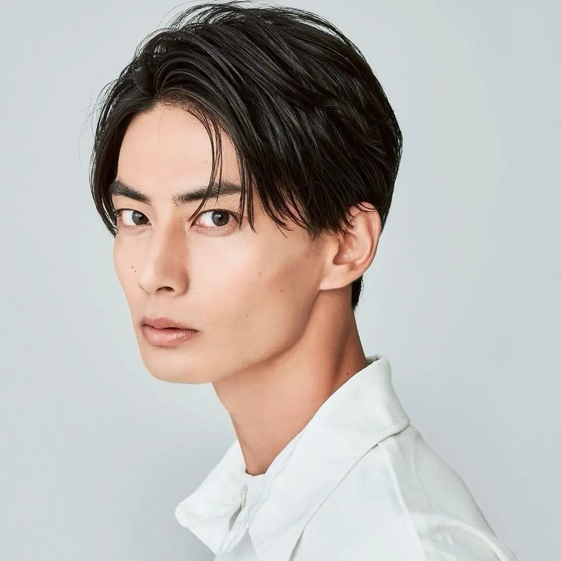 メンズ センターパート カット トリートメント ヘッドスパ ヘアセット レイヤー/艶感カラー /メンズ/KOSEIのヘアスタイル