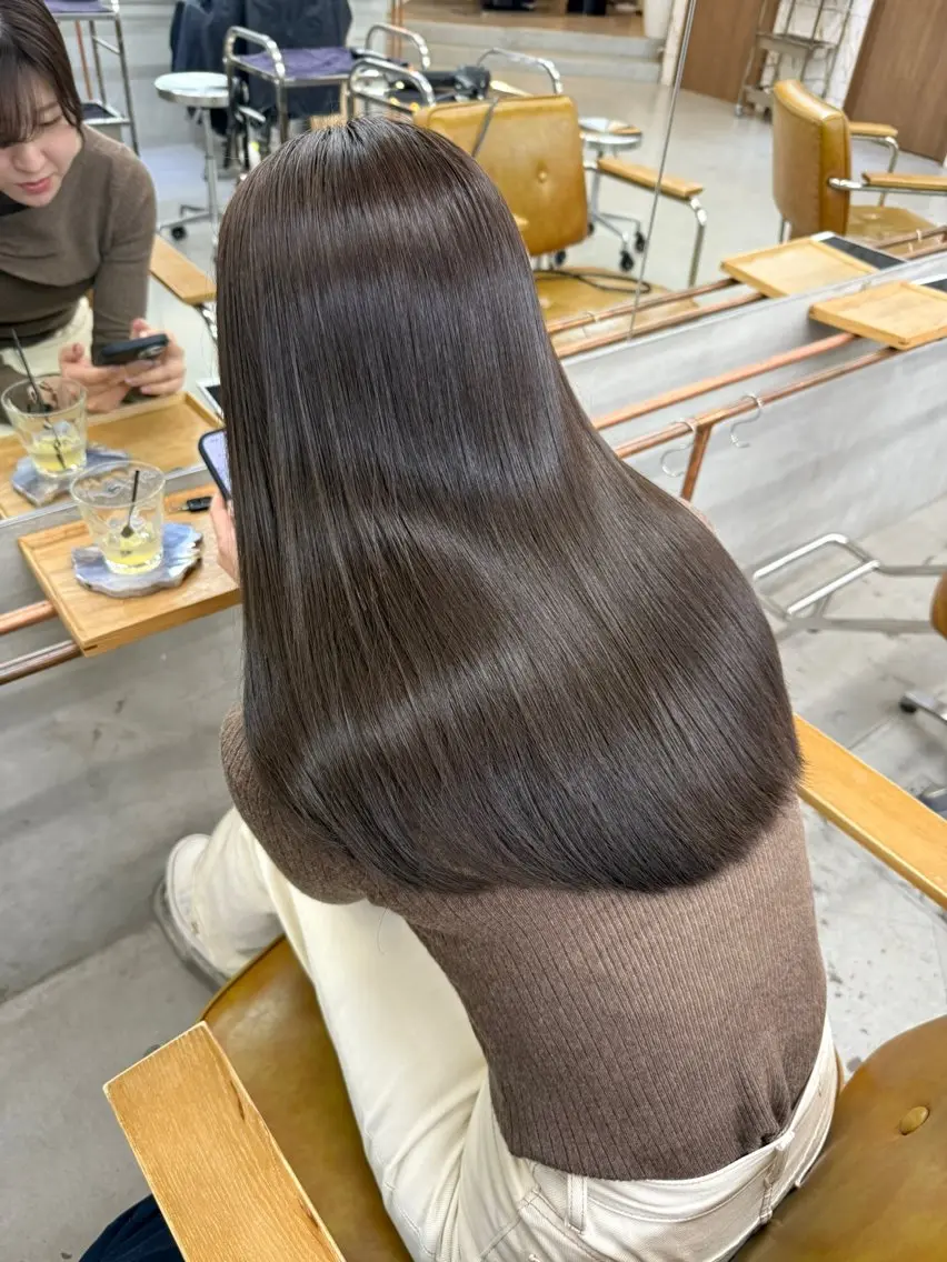 【髪質改善ストレート】+【2種から選ぶ髪質改善トリートメント】カット、カラー追加🉑の写真