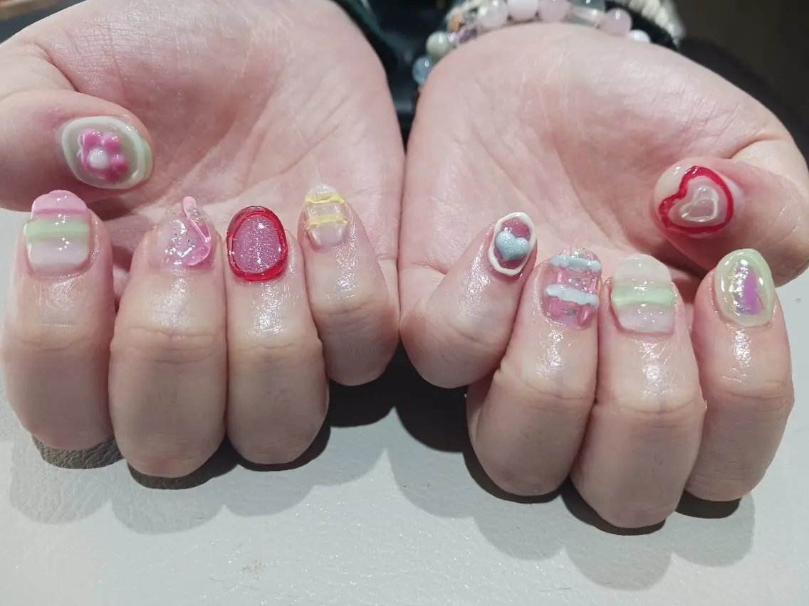ネイル ぷっくりネイル いとう えみりのネイルデザイン