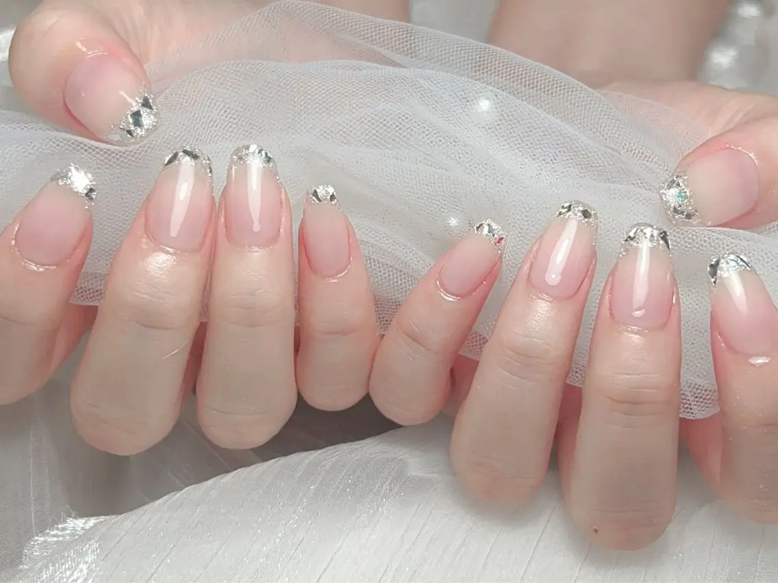 ネイル フレンチネイル ガラスフレンチ オフィスネイル ブライダルネイル ハンドネイル Nail by EN 🪽Amiのネイルデザイン