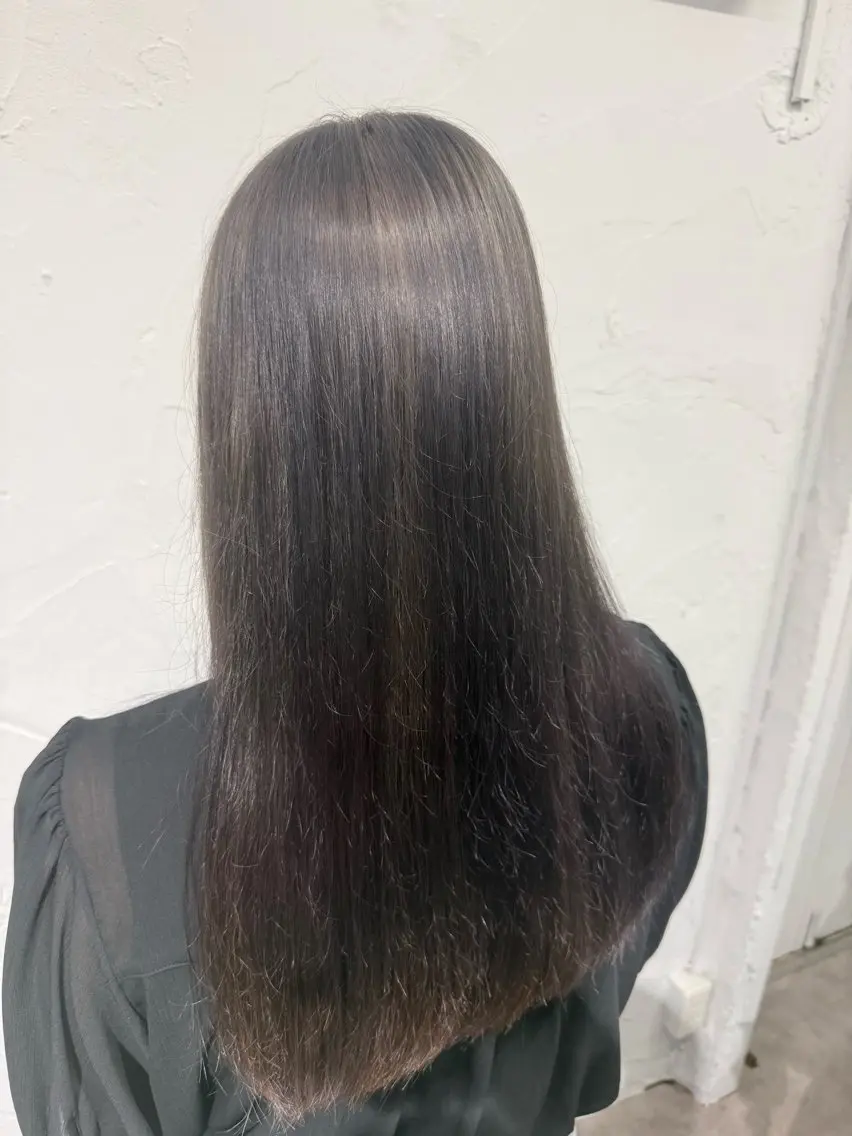 ロング カラー ブリーチ 透明感カラー オリーブグレー 心斎橋美容室 marinaのヘアスタイル