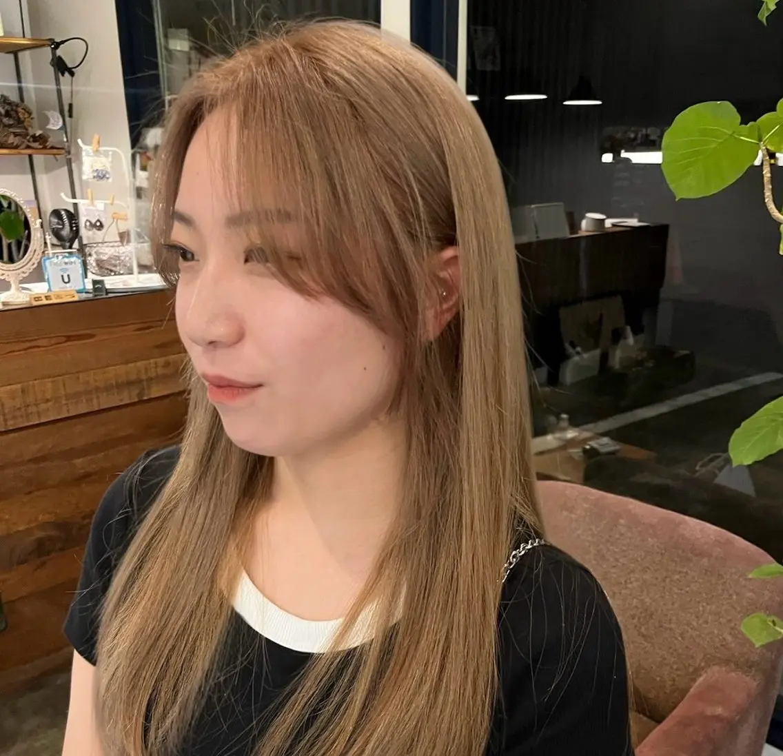 ロング カラー ベージュカラー ブリーチ ミルクティーベージュ ブリーチなしカラー ヘアカラー ささき ゆめのヘアスタイル