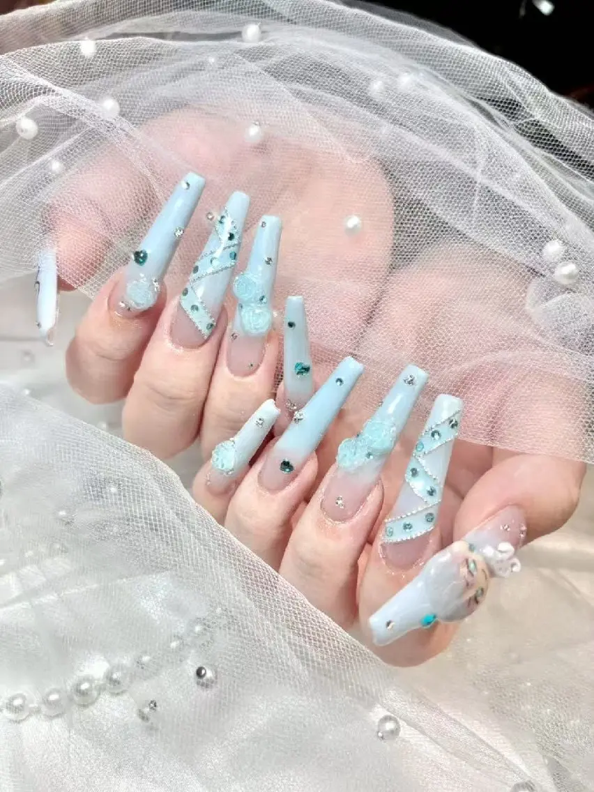 ネイル アートネイル チークネイル 長さ出し フラッシュネイル フレンチネイル io nail 心斎橋店⚜️のネイルデザイン