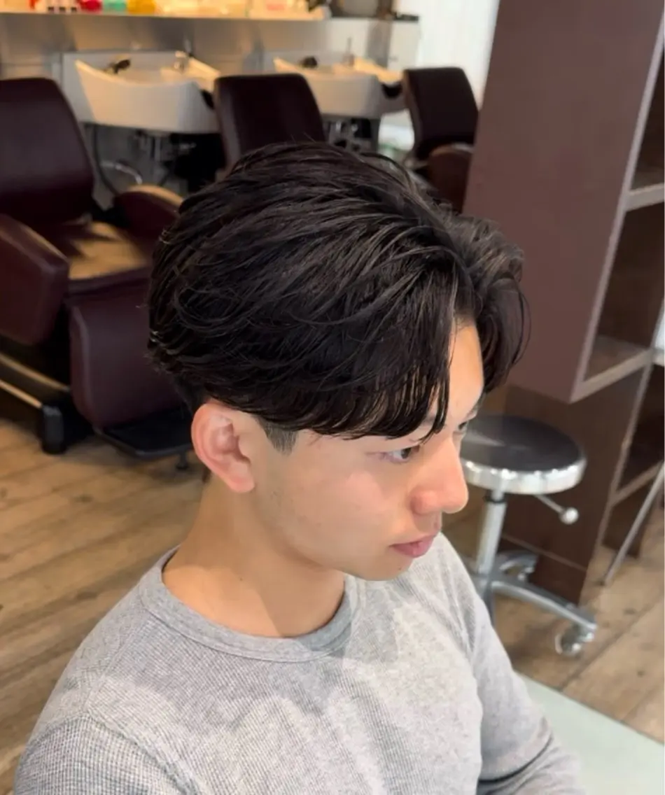 パーマ メンズ センターパート フェザーパーマ マッシュ メンズパーマ カット パーマ fifth 堀内新史のヘアスタイル