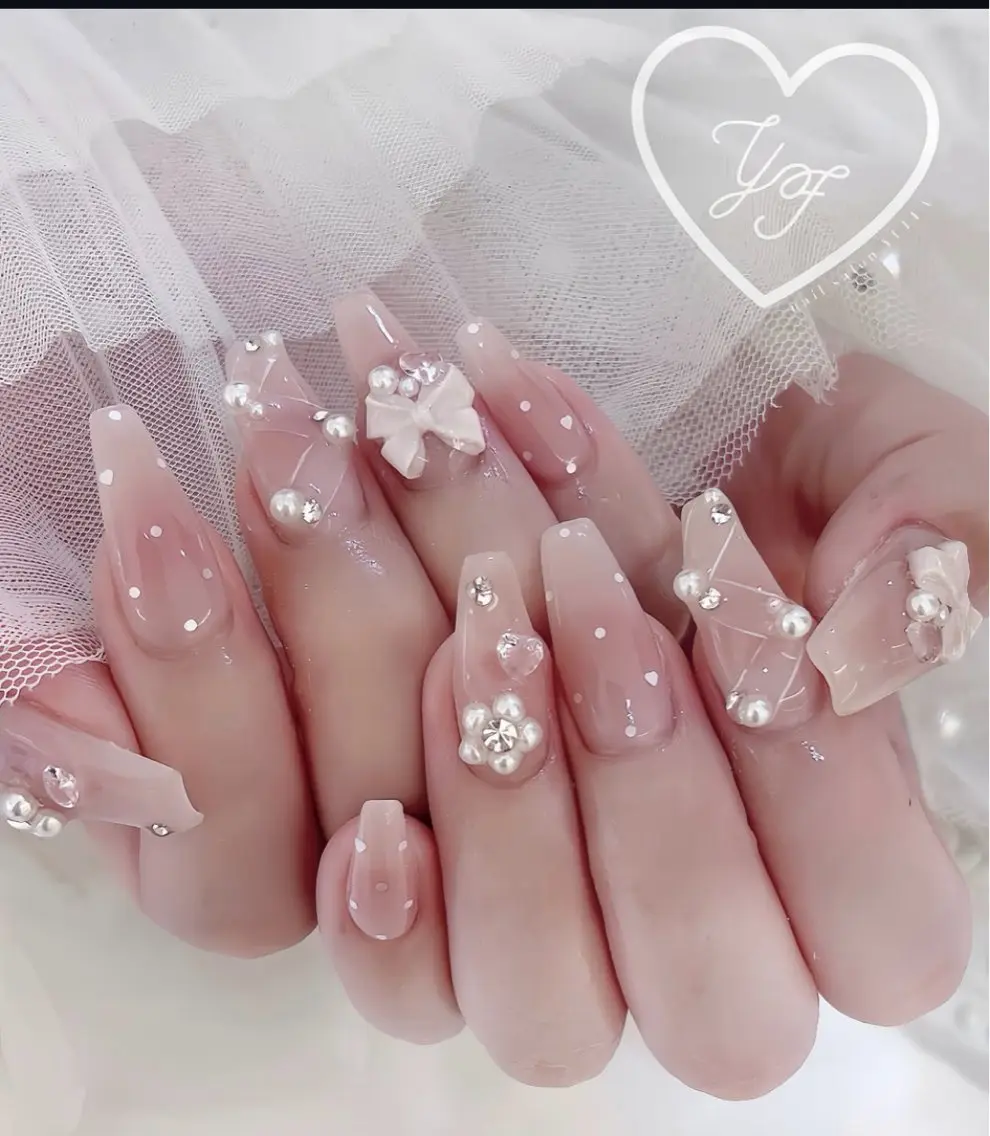 ネイル 長さ出し 持ち込み ハンドネイル JISOO ANA.CHUOのネイルデザイン