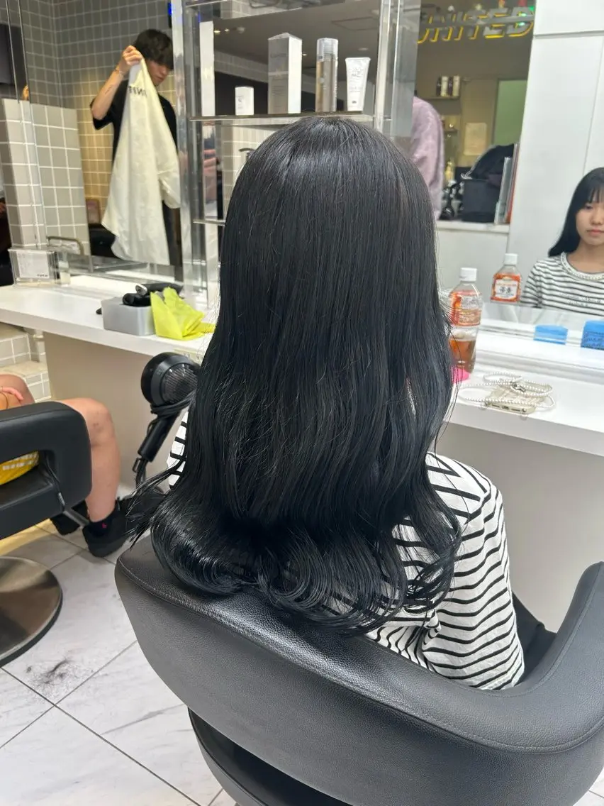 セミロング カラー パーマ ヘアアレンジ メンズ キッズ カット トリートメント 🦋縮毛/韓国レイヤ ー/透明感カラー🦋のヘアスタイル