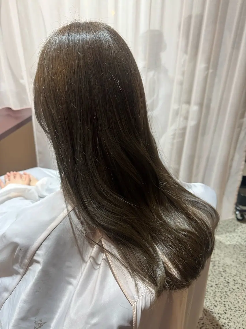 ロング カット ヘアカラー 【YOKE】　西田 乃那のヘアスタイル