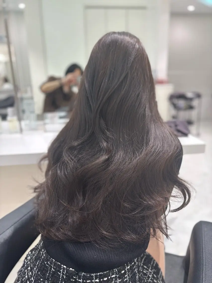 ロング カラー 流行りの透明感カラー ×縮毛矯正🤍ユウのヘアスタイル