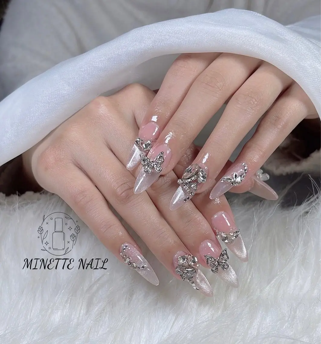 ネイル フレンチネイル ジェルネイル ガラスフレンチ 韓国ネイル マグネットネイル Minette nailHuongのネイルデザイン
