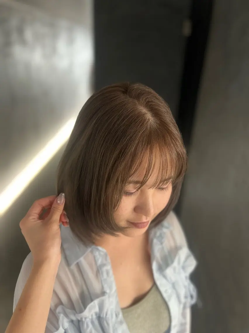 カラー ベージュカラー ミルクティーベージュ カット ヘアカラー ❤︎REIKA❤︎ ブリーチなしWカラーのヘアスタイル