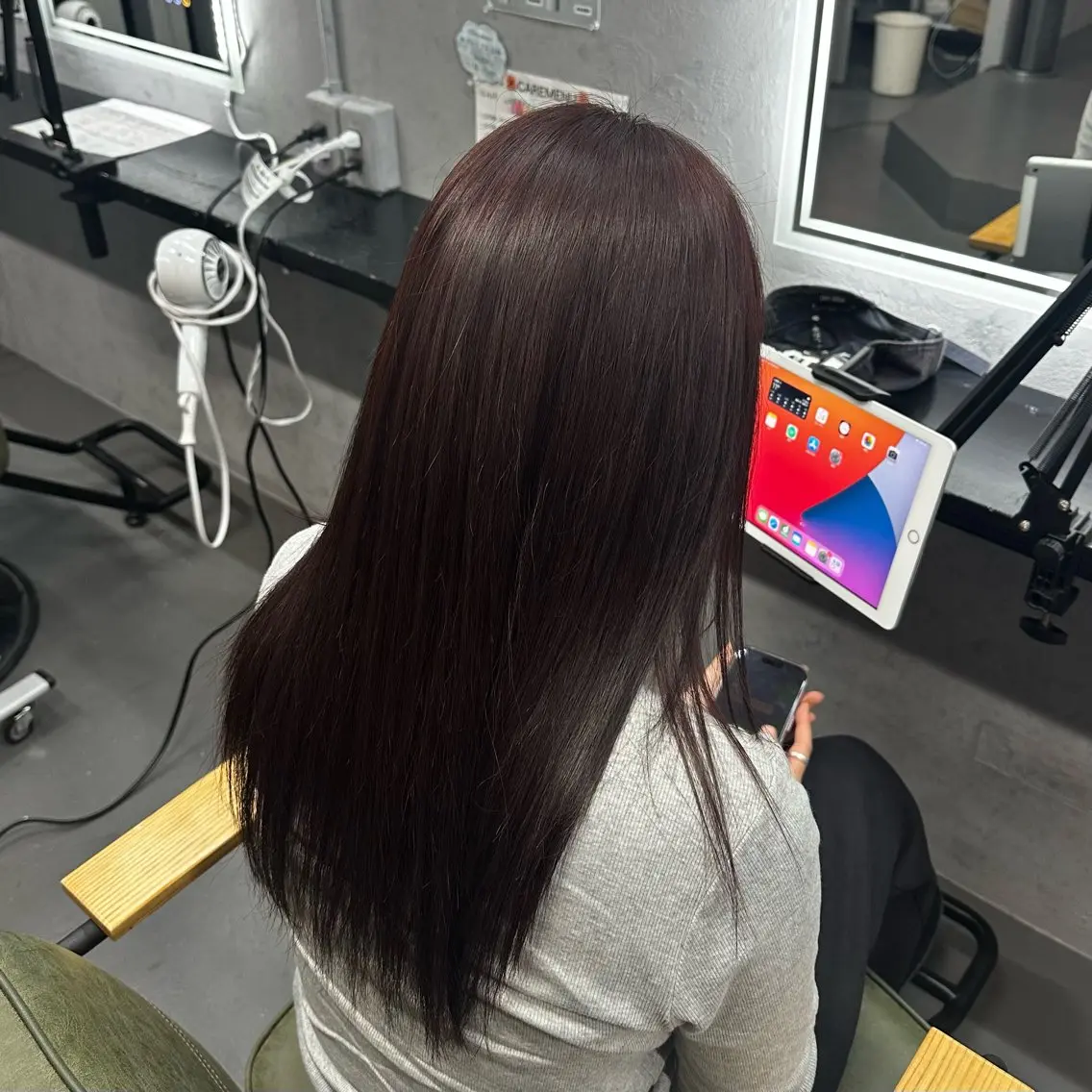 ロング カラー ヘアカラー トリートメント 出崎 風果のヘアスタイル
