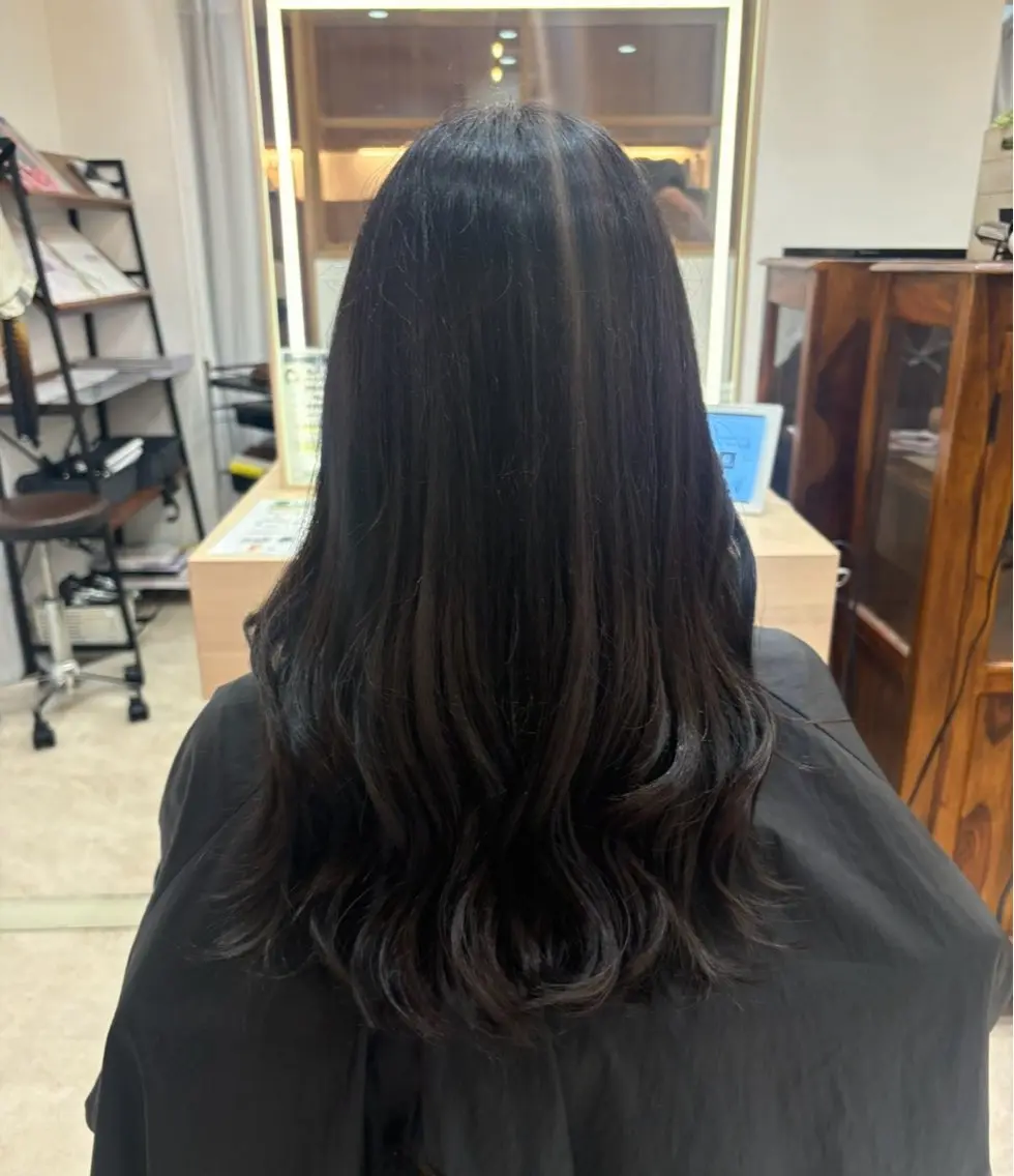 ロング カラー 児島 彩羽のヘアスタイル