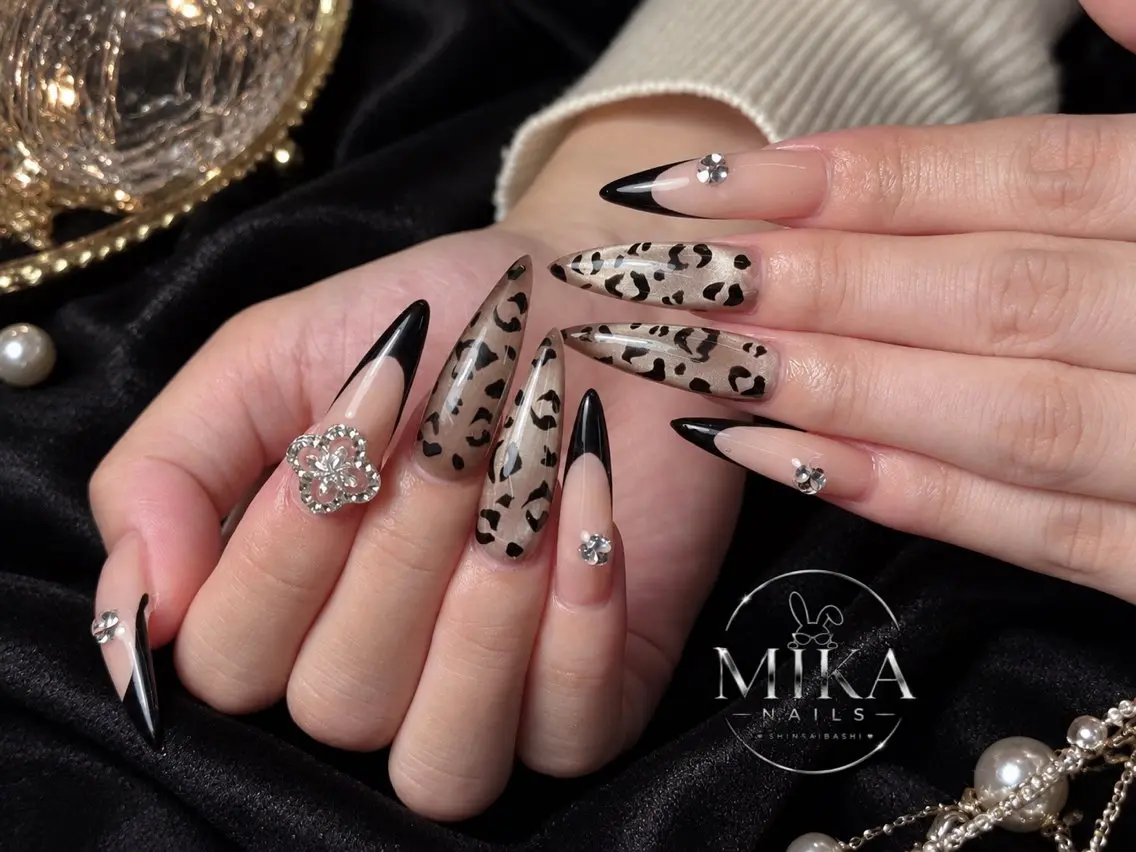 ネイル ガーリー キラキラネイル 韓国ネイル ロングネイル シンプルネイル ハンドネイル 🦊Genie🦊 Mika Nailsのネイルデザイン