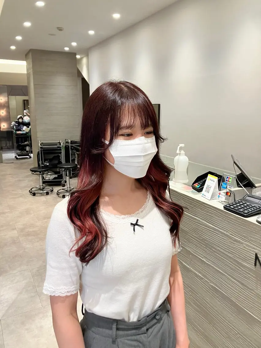 ロング カラー ブラウンカラー ピンクカラー レッドカラー レッドブラウン サキ🤍ハイトーン 🪩レイヤーカットのヘアスタイル
