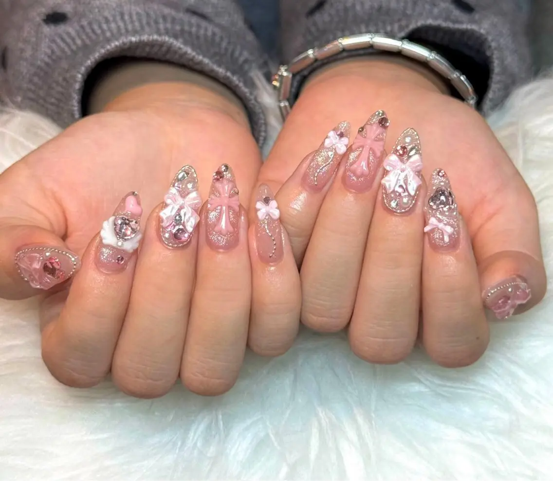 ネイル チークネイル ドット フレンチネイル グラデーション ハート ハンドネイル Julli NailStudioのネイルデザイン