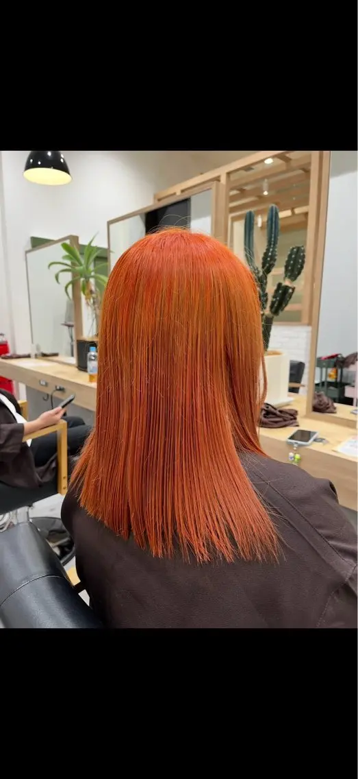 セミロング カラー オレンジ ヘアカラー トリートメント ハイトーン💛透明感 カラー/mikaのヘアスタイル