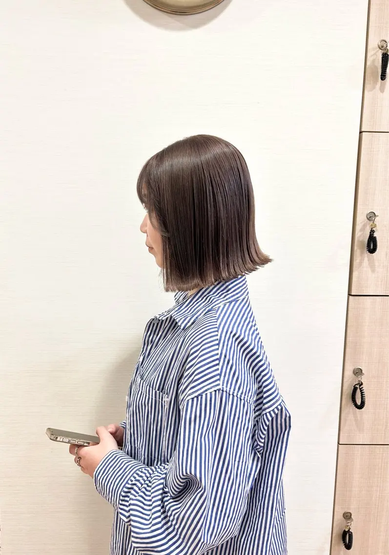ミディアム カラー 切りっぱなしボブ ブリーチ 透明感カラー ボブ ミ ユのヘアスタイル