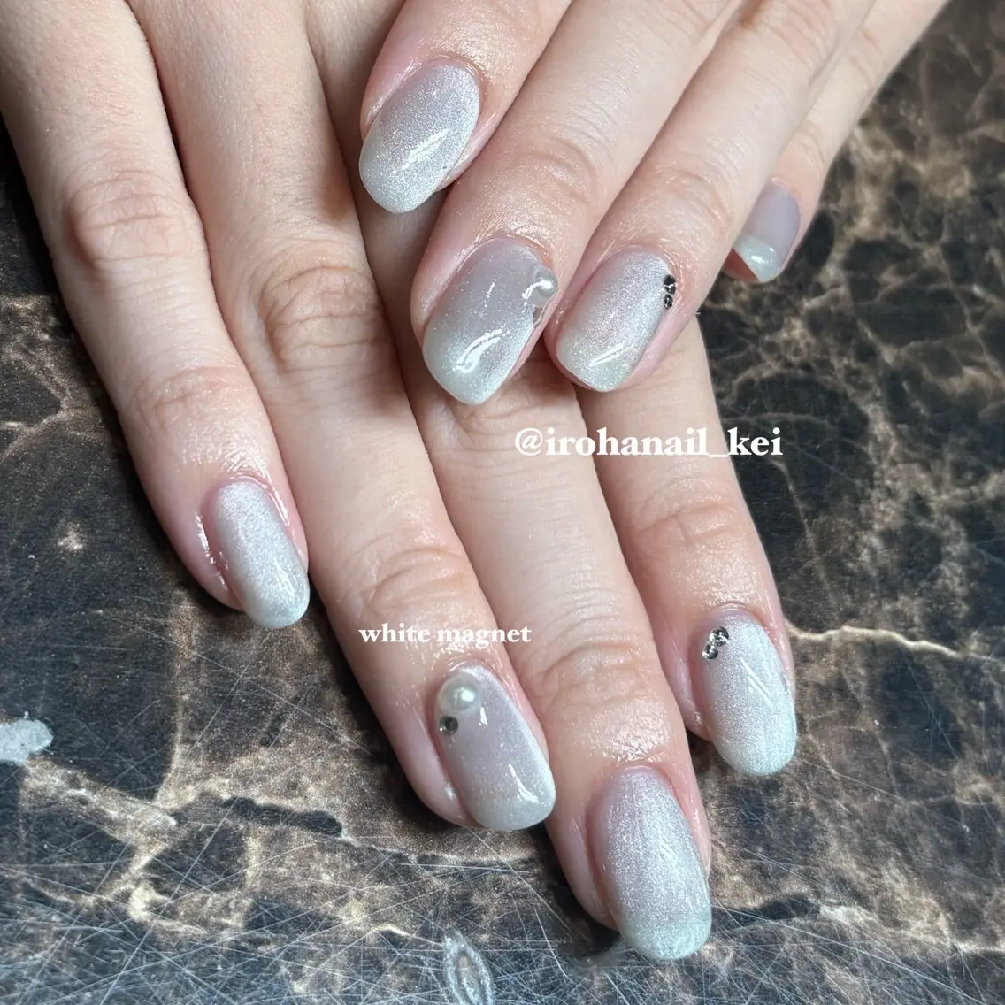 ネイル マグネットネイル ホワイト IROHA NAIL_けい🐶のネイルデザイン