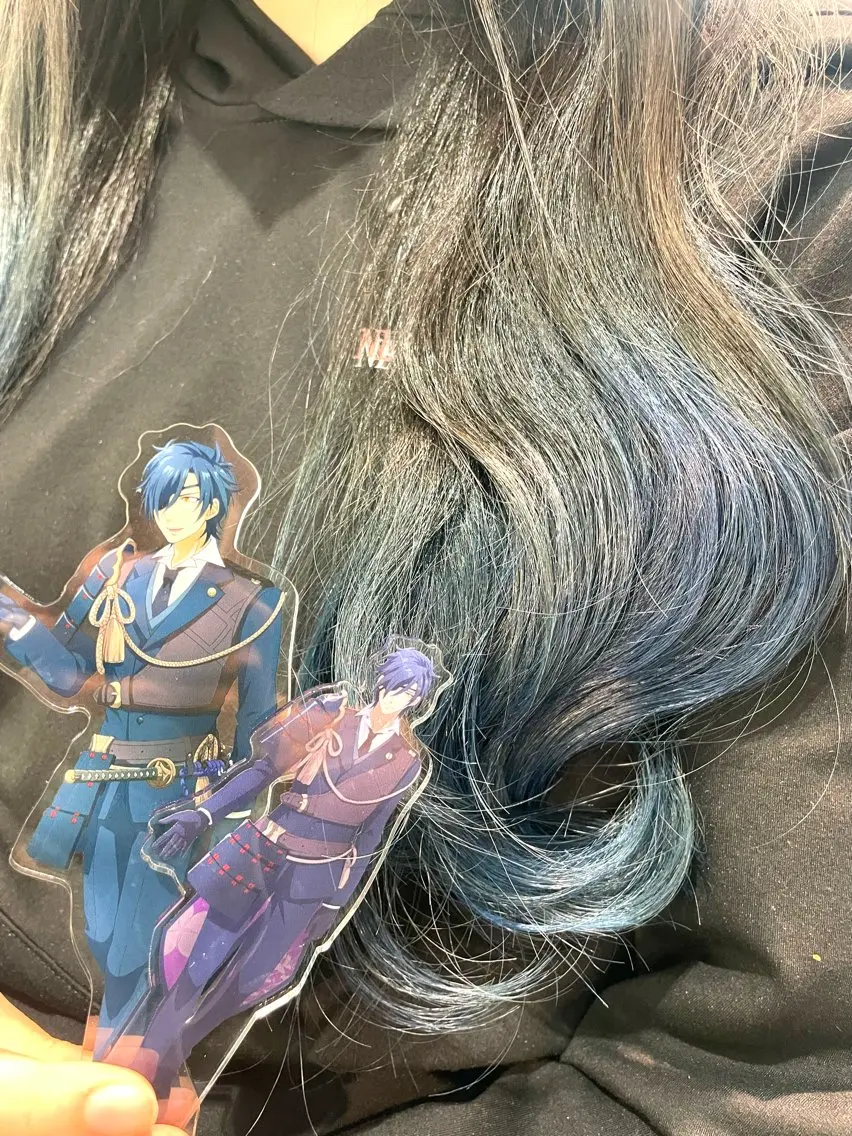 セミロング カラー ブルーカラー グラデーションカラー ヘアカラー インナーカラー 推し ブリーチ  髪質改善のヘアスタイル