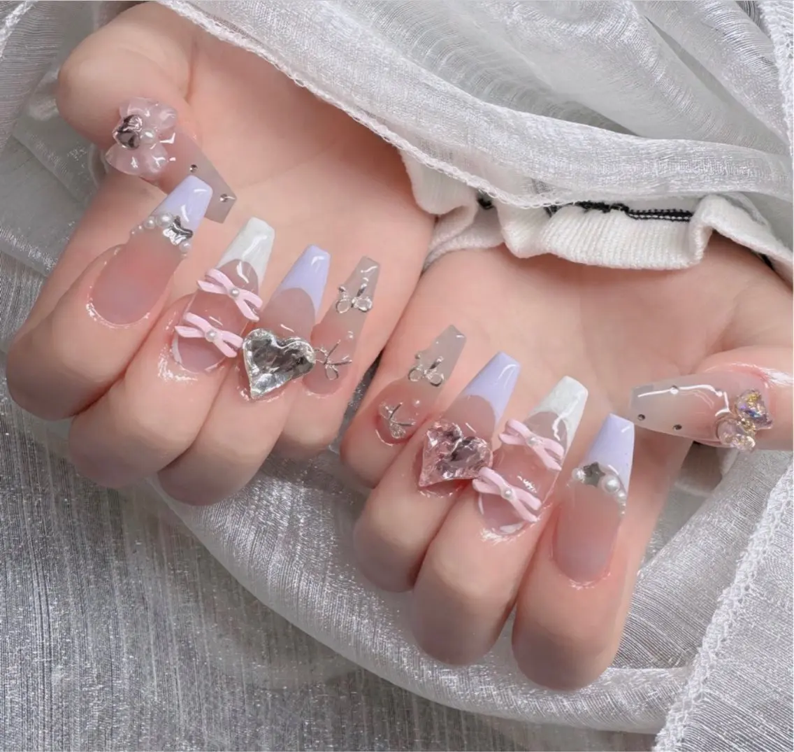 ネイル オーロラネイル フレンチネイル ジェルネイル ハロウィン キラキラネイル ハンドネイル H.baby Nail Salonのネイルデザイン