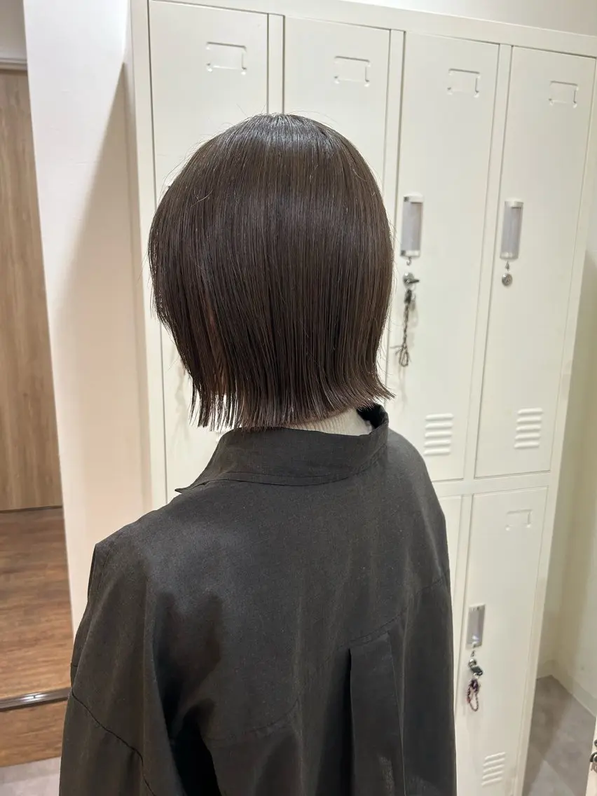 カラー 切りっぱなしボブ グレージュ カーキグレージュ ボブ ヘアカラー ボブ/ハイトーン 福生Radix 下田のヘアスタイル