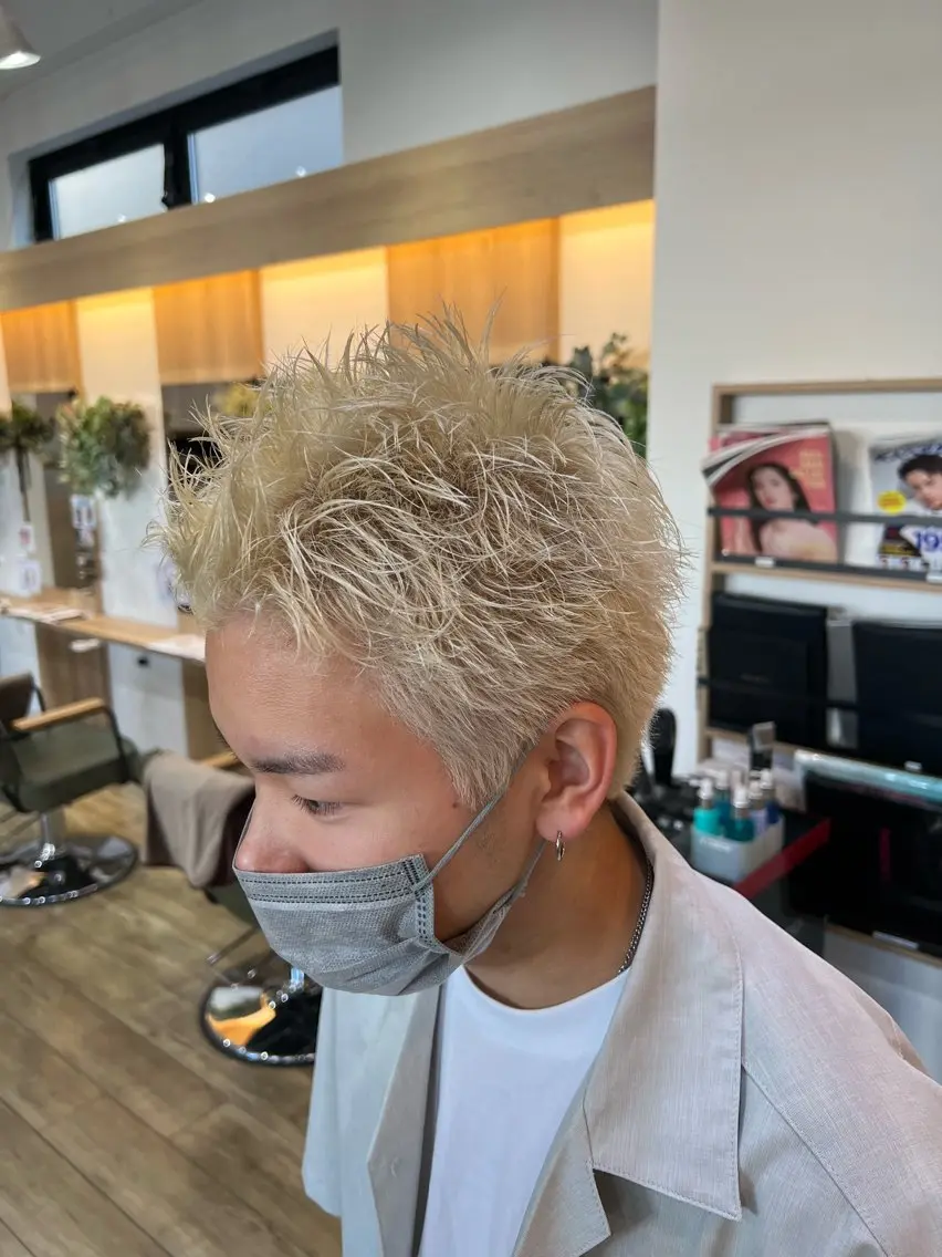 カラー メンズ ヘアカラー ハイトーンカラー 坂本 翼のヘアスタイル