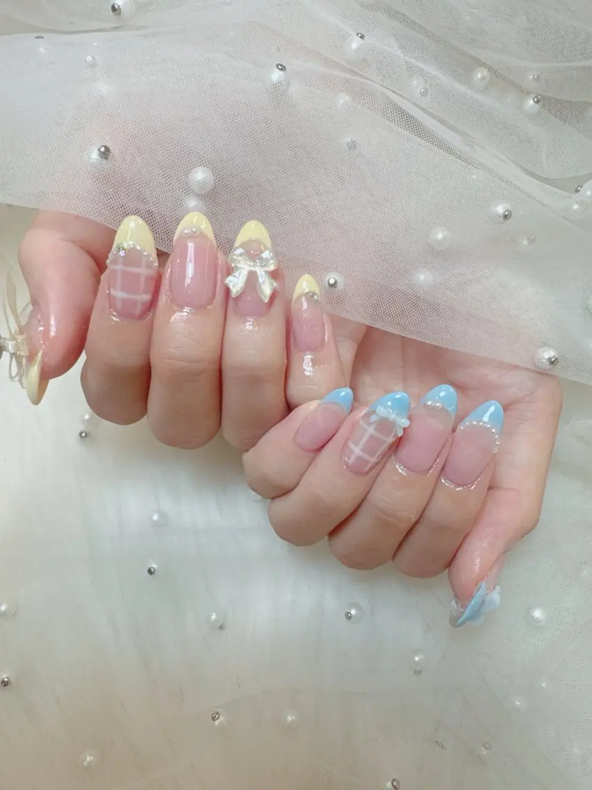 ネイル フレンチネイル キラキラネイル マグネットネイル マグネットフレンチ 持ち込み Queeens nailのネイルデザイン