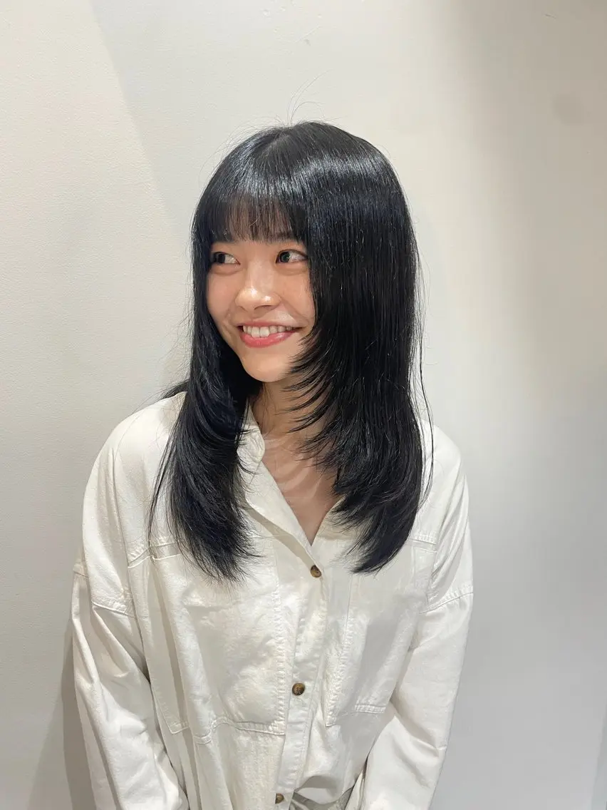 ロング レイヤーカット カット ヘアカラー 佐々木 芽衣のヘアスタイル