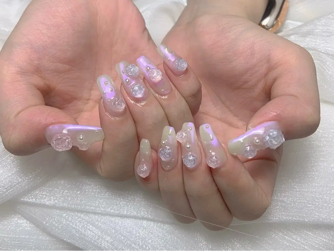 ネイル オーロラネイル チークネイル フレンチネイル ジェルネイル ガラスフレンチ ハンドネイル Nail Jolieのネイルデザイン