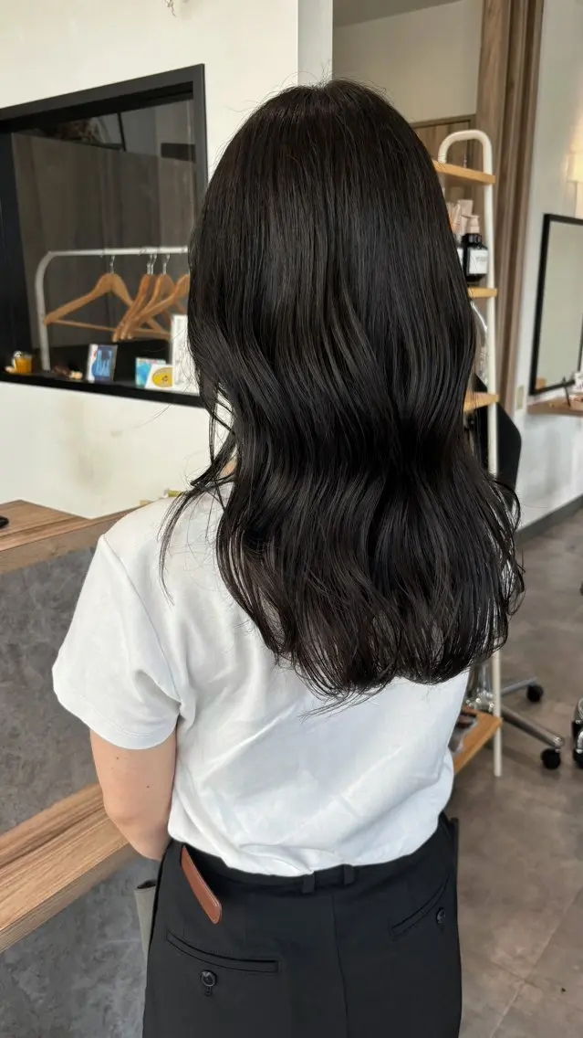 ロング ヘアカラー 赤田 心美のヘアスタイル