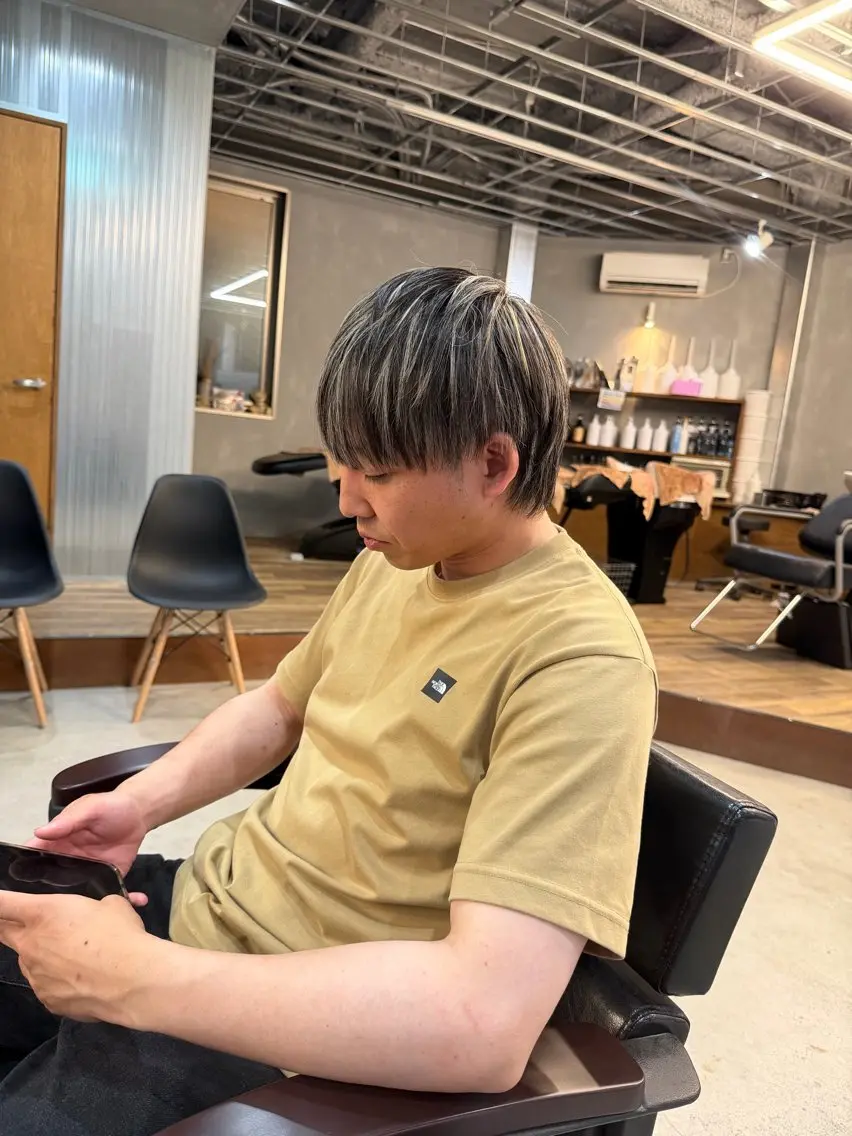 カラー メンズ メンズハイライト ハイライトカラー カット ヘアカラー トリートメント ヘッドスパ ✂︎SAITOU AKIRA✂︎のヘアスタイル