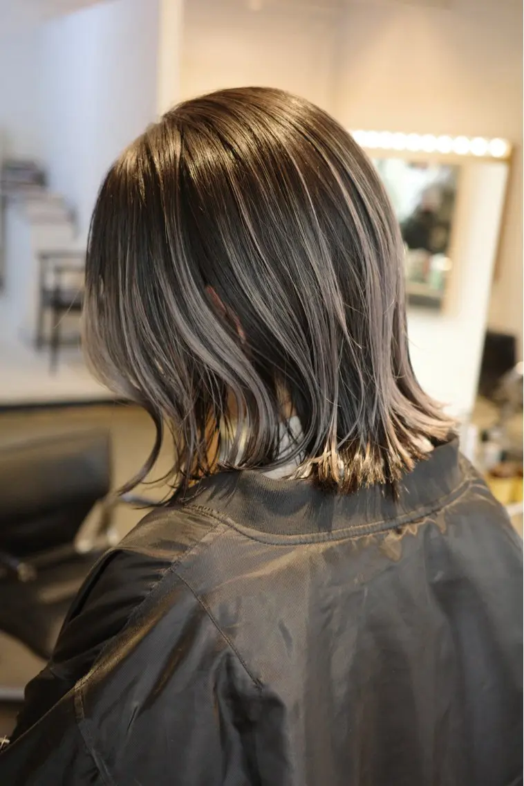 ミディアム カラー カット ヘアカラー ミタニ ナギサのヘアスタイル